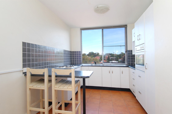 Spacious Apartment Picture 2