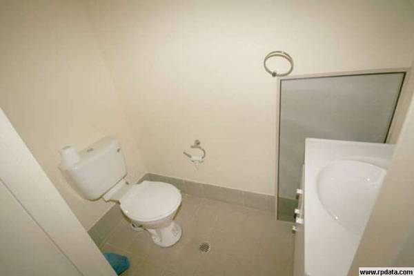 "Amira on Carlyle Picture 3