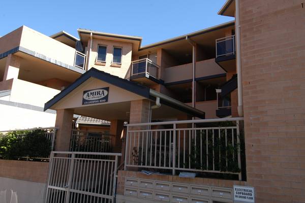 "Amira on Carlyle Picture 1