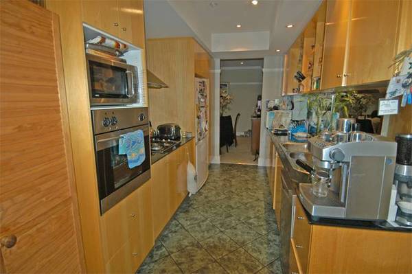 Large 3 Bedroom Picture 2