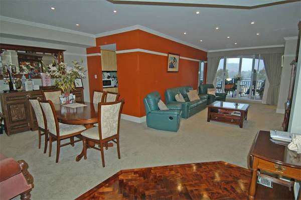 Large 3 Bedroom Picture 3