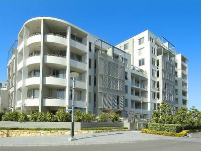 Beautiful Apartment with Water Views Picture Beautiful Apartment with Water Views Picture