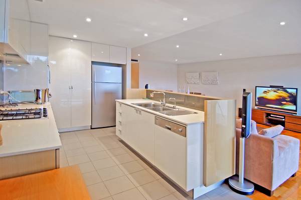 Elegance in style and design Picture 1