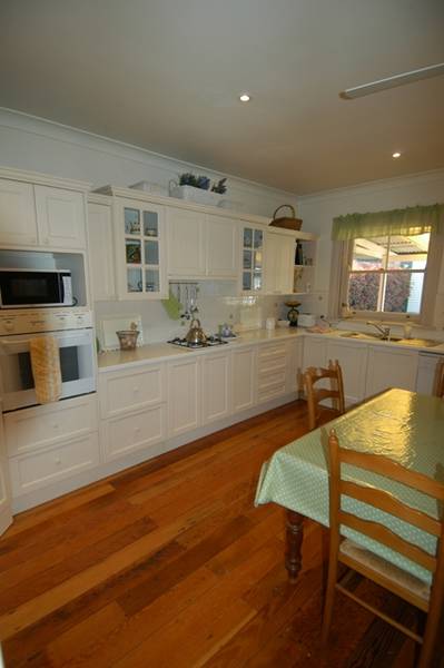 Immaculate Family Home Picture 2