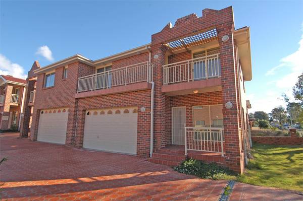 Near New Townhouse Picture 1