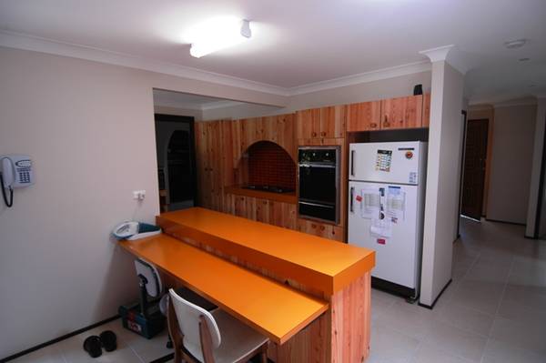 FAMILY HOME IN IMMACULATE CONDITION Picture 2