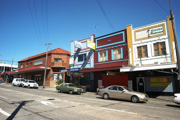 SHOP FRONT FOR LEASE Picture 3