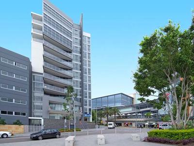 Outstanding Size & Gorgeous Water Views Picture