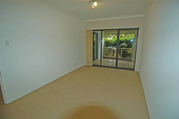 Close to Train Station Picture 3