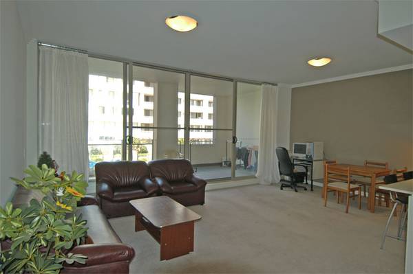 2 bedroom Apartment Picture 3