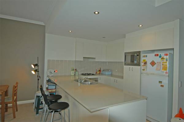 2 bedroom Apartment Picture 2