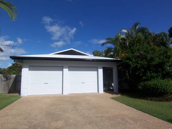 Ex Defence Home -100 metres to River. Picture 1