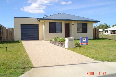 Near New - 5 Bedrooms Picture