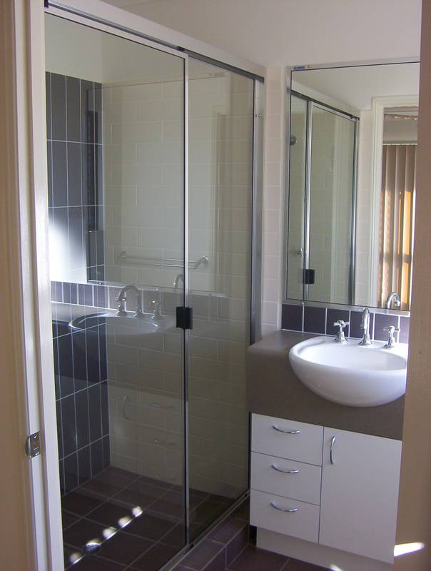 BRENTON PARK- 4 BEDROOMS. Picture 3