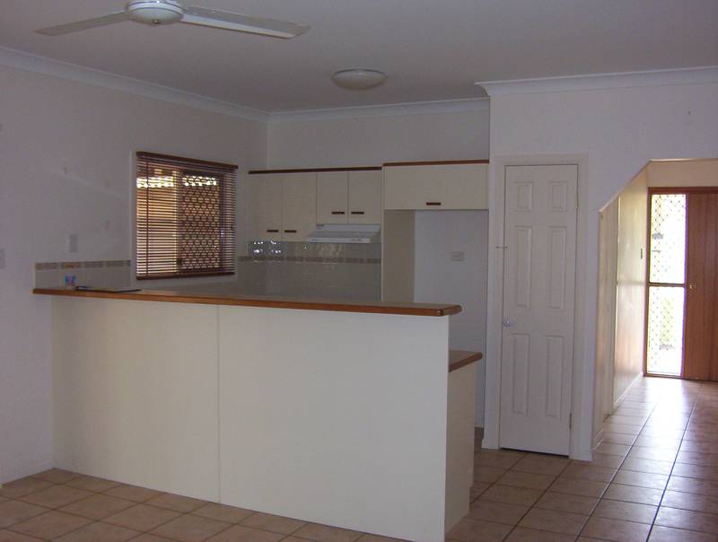 Riverside Gardens- Cottage Picture 2