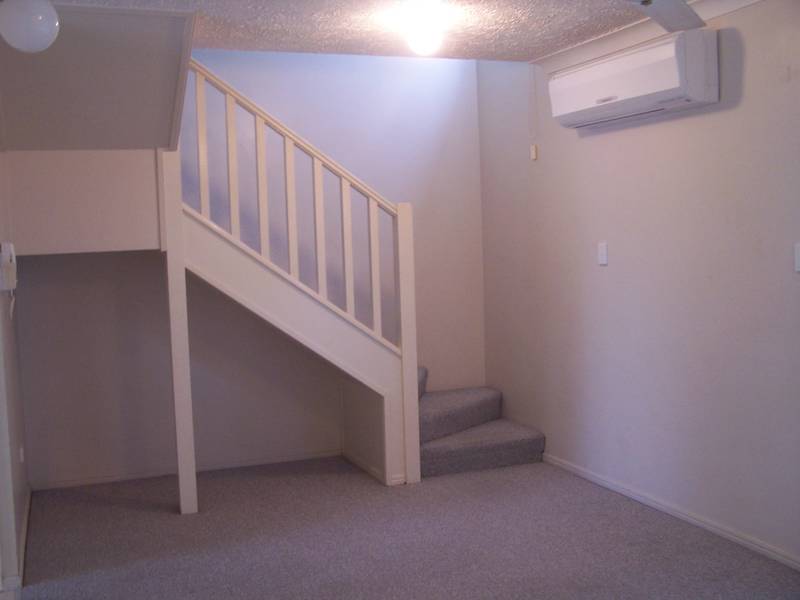 Central Location - Hermit Park Picture 3