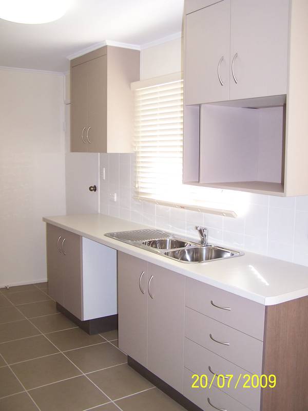 Beautifully Renovated Highset Home - Kirwan Picture 2