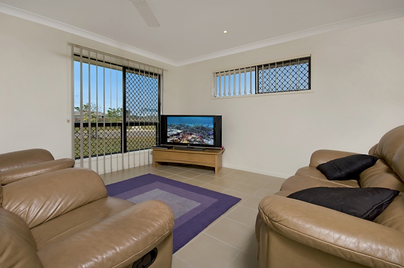 4 Bedroom - Under $350,000. Picture 3