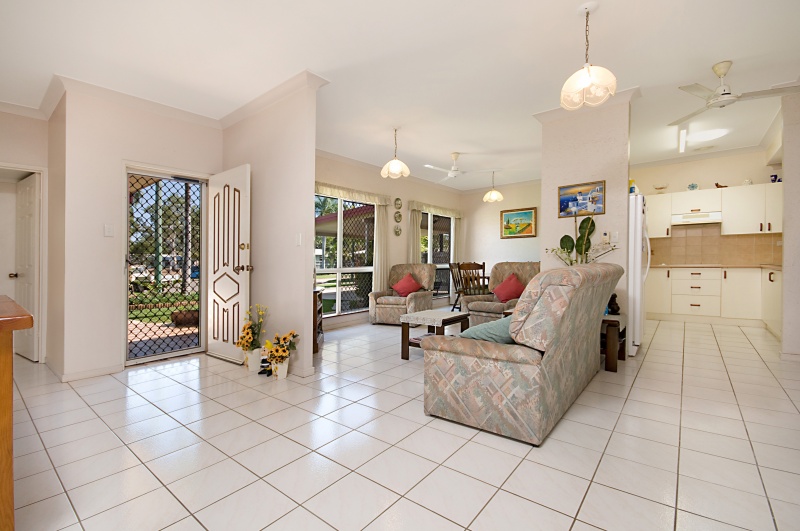 GLENROCK ESTATE- IMMACULATE Picture 2