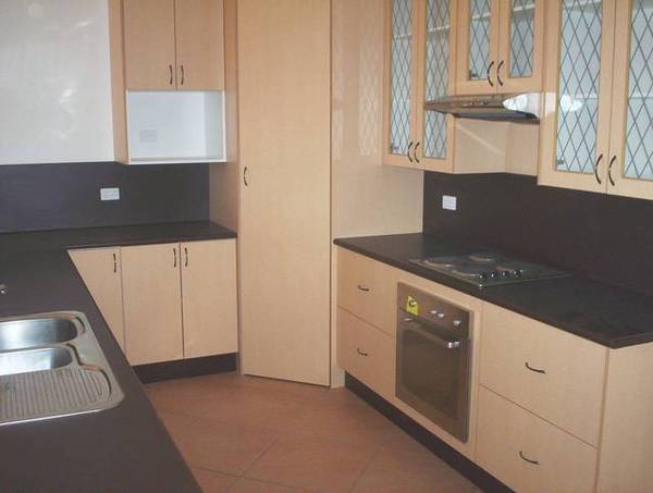 SIMPLY THE BEST Picture 2