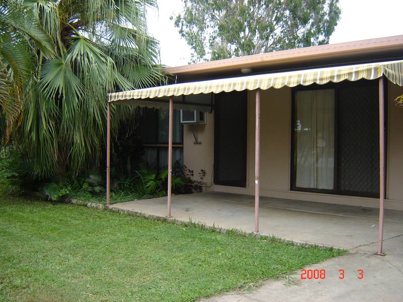 Large 3 bedroom with shed Picture 3