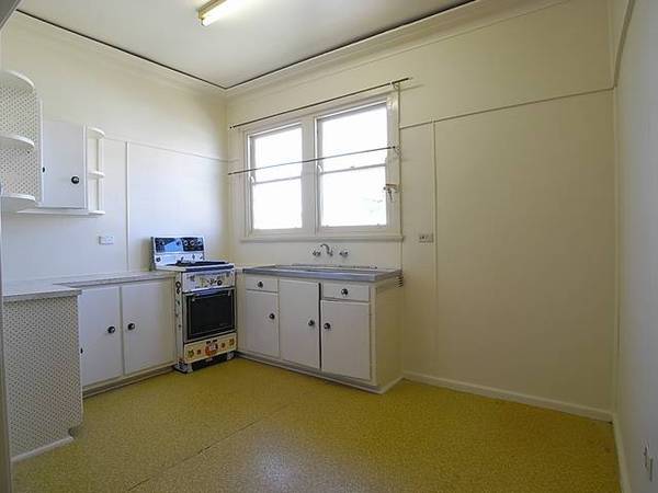 4 x Flats in One Line Picture 3