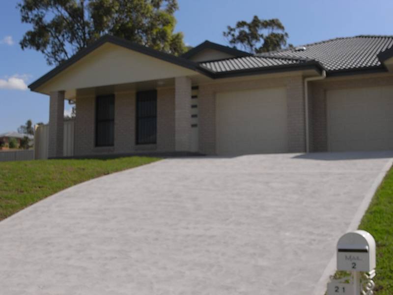 Unit 1/21 Bimbadeen Drv Picture 1