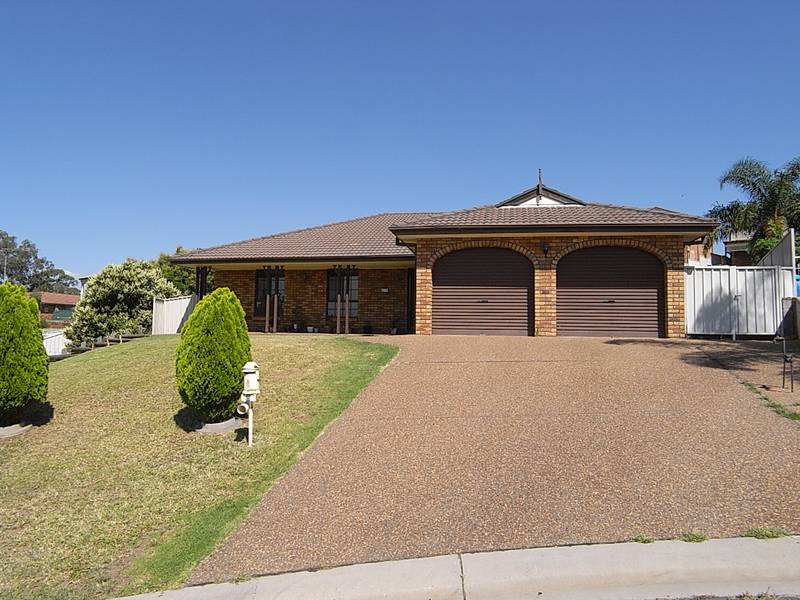Family Home - Quiet Cul-De-Sac Picture 1