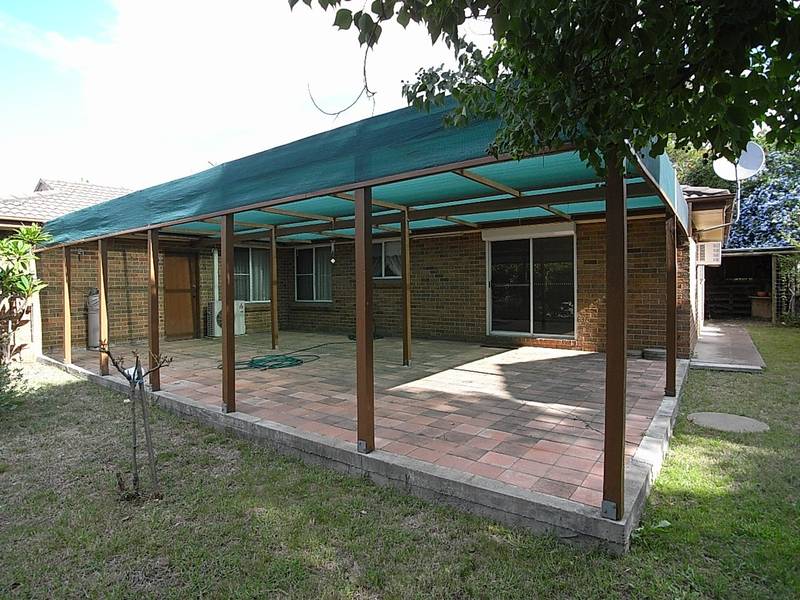 Walking Distance to Shops and Schools Picture 2