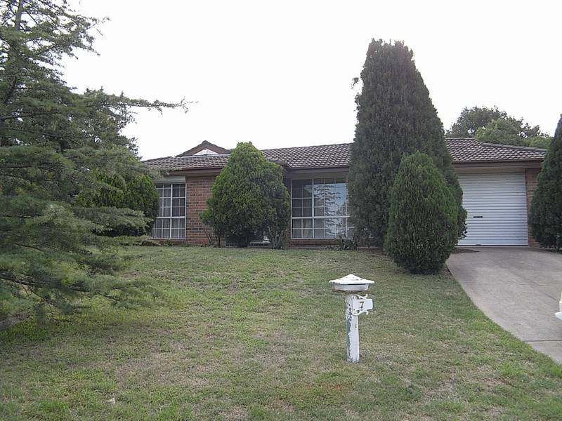 Walking Distance to Shops and Schools Picture 1