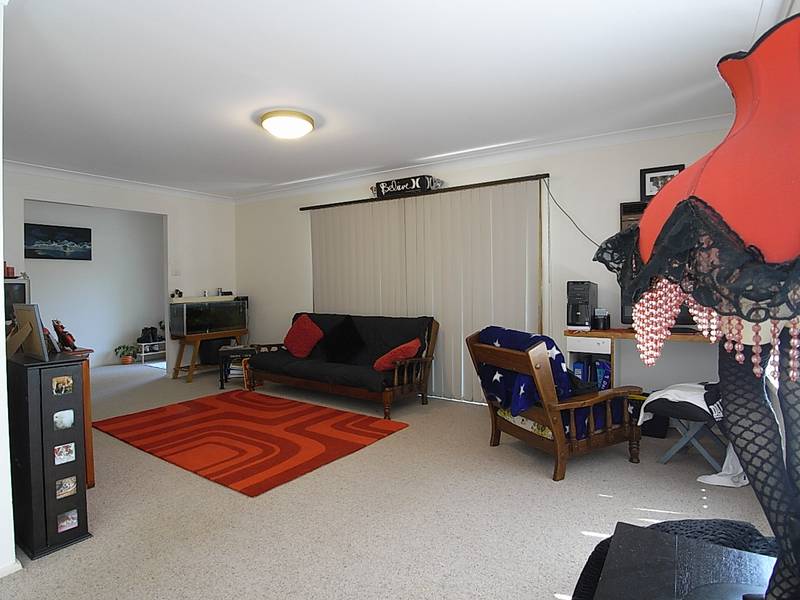Neat Home.....Neat Location Picture 3