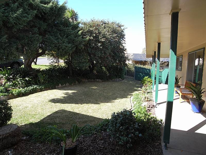 Split Level Privacy! Picture 2