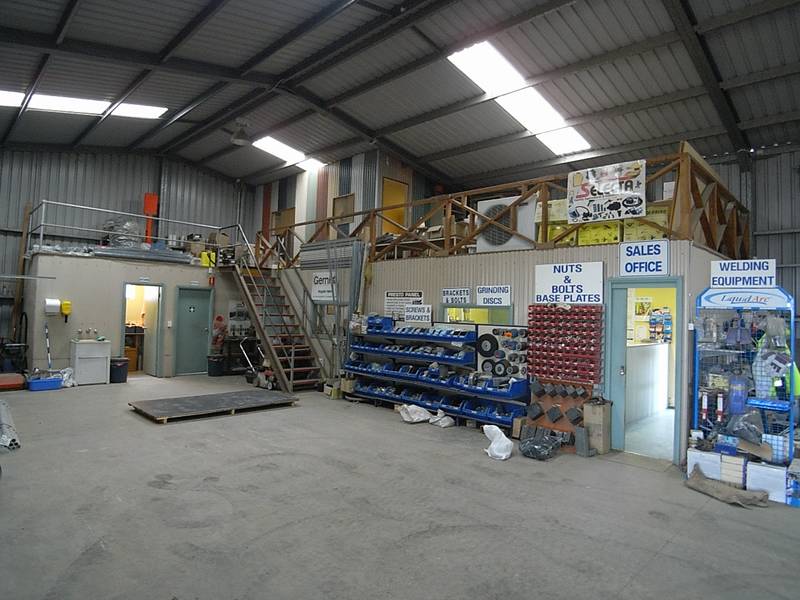 Workshop/Warehouse Picture 3