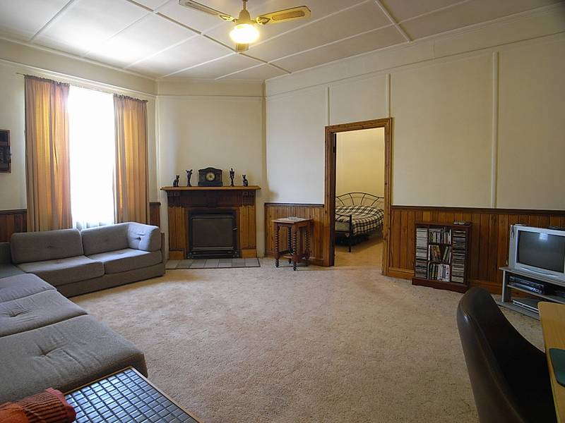 Affordable Classic Home Picture 3