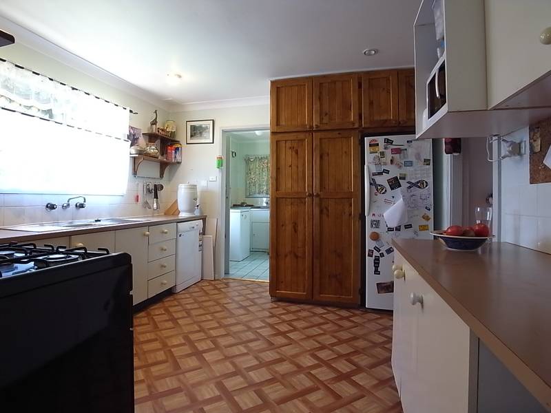 Start Here! Invest or 1st Home Picture 3