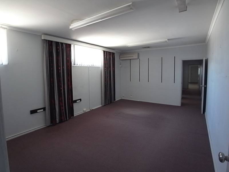 1st Floor Offices Picture 3