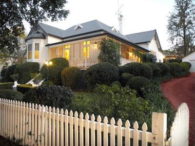 Stately Old Home Picture