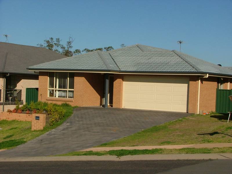 25 Bloodwood Road Picture 2