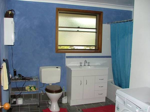 Centrally Located Townhouse Picture 3