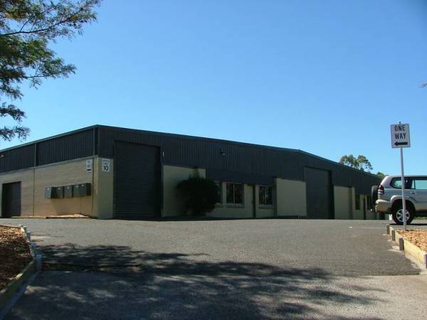 RENT DEDICATED TRADE SPACE FROM ONLY $35 PER DAY Picture 2