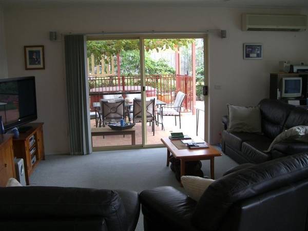 IMMACULATE PRESENTATION Picture 3