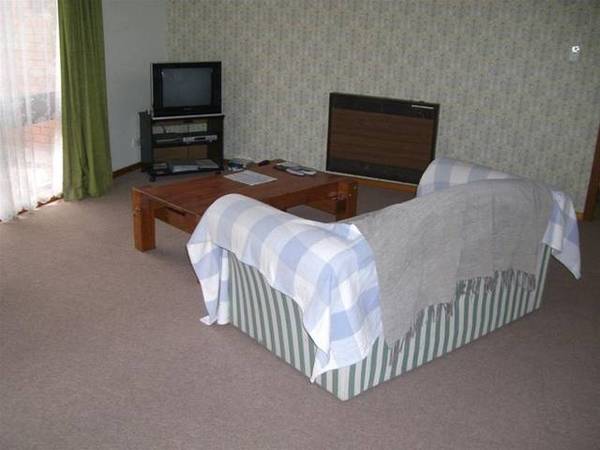 NEAT & AFFORDABLE Picture 2