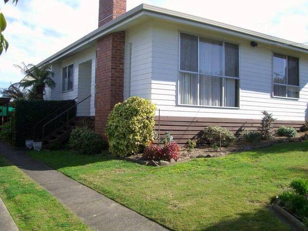 AFFORDABLE & IN TOP LOCATION! Picture 1