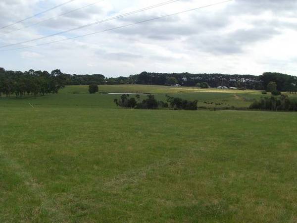 EXCITING NEW LARGE-LOT SUBDIVISION. Picture 2