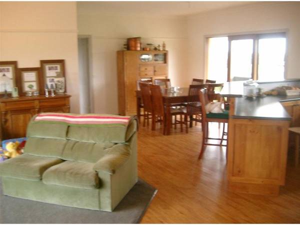 MEENIYAN PARK- 16 ACRE PARADISE Picture 3