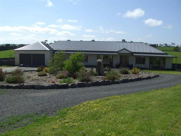 MEENIYAN PARK- 16 ACRE PARADISE Picture 1