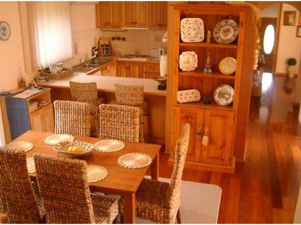 OOZES CHARM AND APPEAL Picture 3