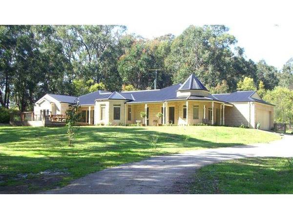 ELEGANCE WITH BUSH SURROUNDS Picture