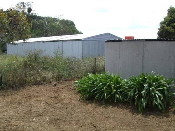 1ST HOME BUYERS LOOKING FOR SPACE Picture 3