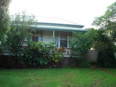 DUAL OCCUPANCY CLOSE TO SHOPS Picture